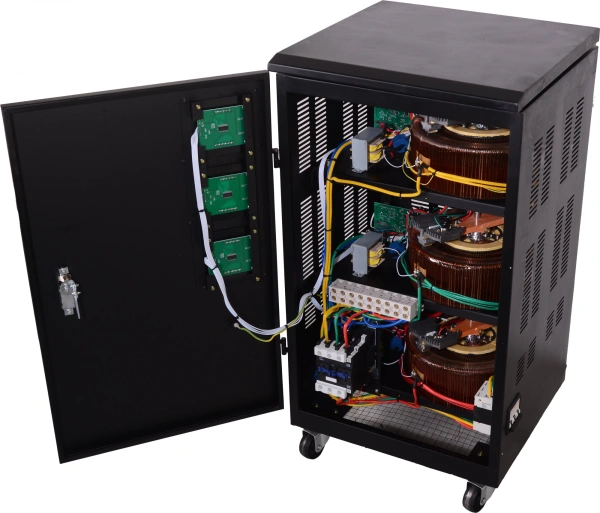 Стабилизатор напряжения Ресанта ACH-30000/3-ЭМ трехфазный черный (63/4/7)