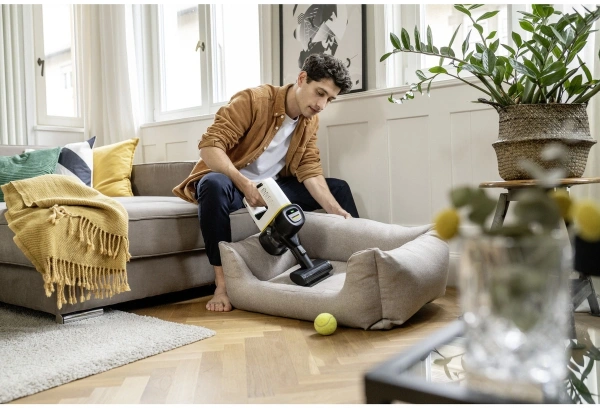 Пылесос ручной Karcher VC 4 Cordless myHome Pet 140Вт белый