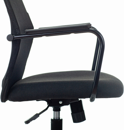 Кресло Бюрократ KB-5M черный TW-01 3C11 сетка/ткань с подголов. крестов. металл черный