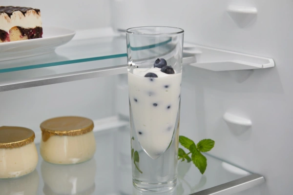 Холодильник Electrolux LNS9TE19S двухкамерный белый