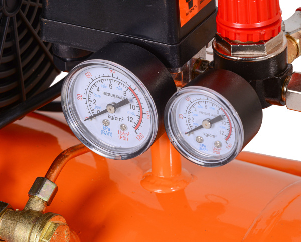 Компрессор Вихрь КП-165/10 безмасляный 165л/мин 10л 950Вт оранжевый/черный