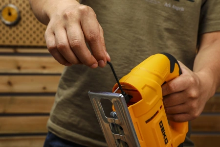 Лобзик Deko DKJS600 +1пил. 600Вт 3000ходов/мин от электросети