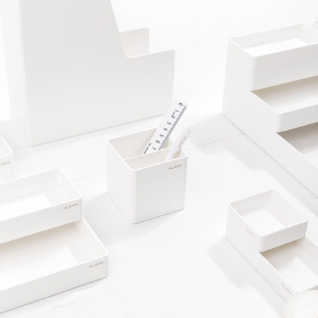 Подставка Deli ENS011WHITE Nusign 2отд. для письменных принадлежностей 84х84х86мм белый пластик