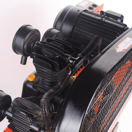 Компрессор поршневой Patriot PTR 100-670 масляный 670л/мин 100л 3000Вт оранжевый