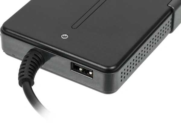 Блок питания Ippon S90U автоматический 90W 18.5V-20V 11-connectors 4.5A 1xUSB 2.1A от бытовой электросети LED индикатор