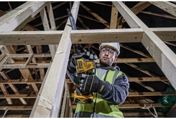 Сабельная пила DeWalt DCS369N аккум. 2800ход/мин