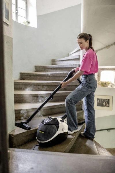 Пароочиститель напольный Karcher SV 7 2200Вт белый/черный