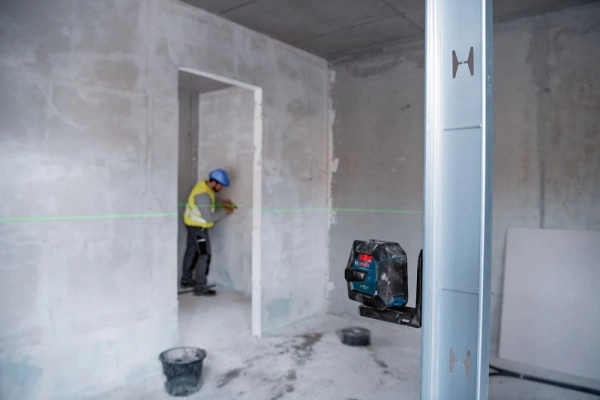 Нивелир лазерн. Bosch GLL 2-15 G + LB 10 2кл.лаз. 540нм цв.луч. зеленый 2луч. (0601063W00)