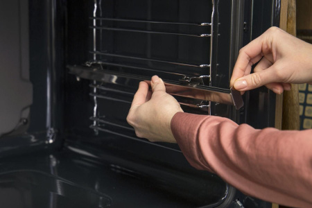 Духовой шкаф Электрический Gorenje BO6725E02WG белый/нержавеющая сталь