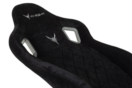 Кресло игровое Knight Outrider черный Light-20 с подголов. крестов. металл