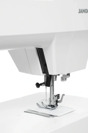 Швейная машина Janome 1522 RD белый