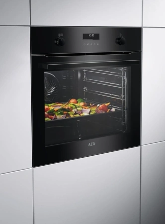 Духовой шкаф Электрический AEG BCE558370B черный