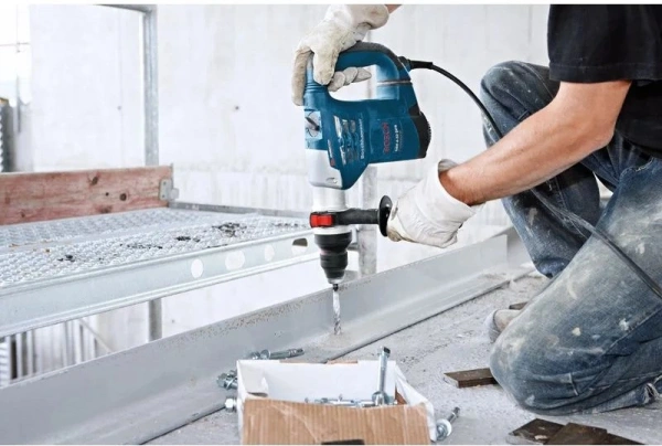 Перфоратор Bosch GBH 4-32 DFR патрон:SDS-plus уд.:4.2Дж 900Вт (кейс в комплекте)