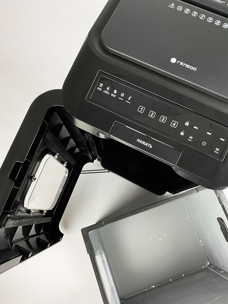 Шредер Heleos АП55-4 черный с автоподачей (секр.P-4) фрагменты 400лист. 55лтр. скрепки скобы пл.карты CD