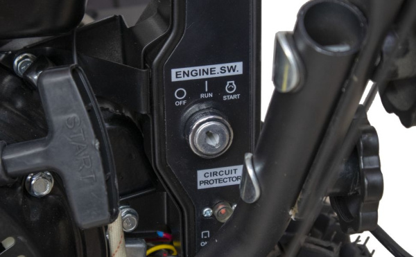 Снегоуборщик бензин. Huter SGC 4000B 6.5л.с.