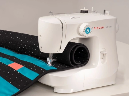 Швейная машина Singer M 2105 белый