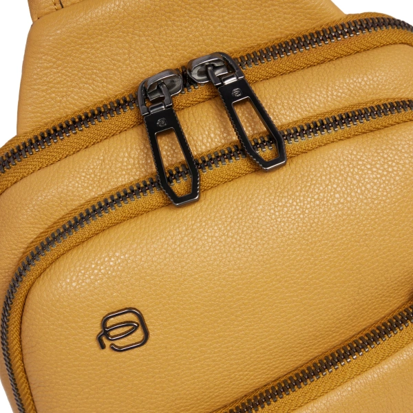 Рюкзак слинг мужской Piquadro Cronus CA6686S134/G горчичный кожа