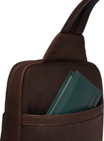 Рюкзак слинг мужской Piquadro Hedley CA6448W130/TM темно-коричневый кожа
