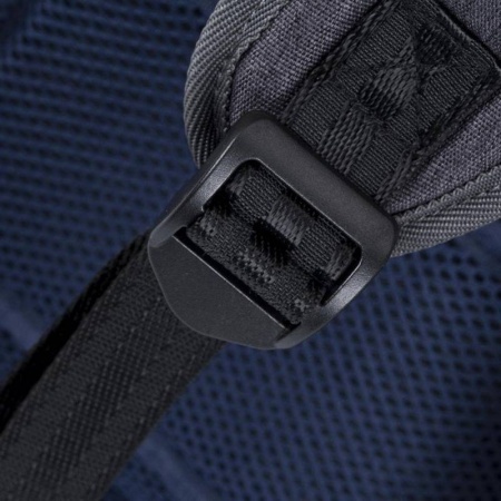 Рюкзак для ноутбука 15.6" Riva 7760 черный полиэстер