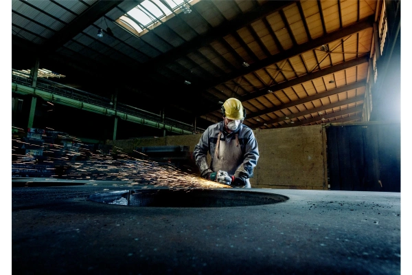 Углошлифовальная машина Metabo WEA 24-230 MVT Quick 2400Вт 6600об/мин рез.шпин.:M14 d=230мм (6064720