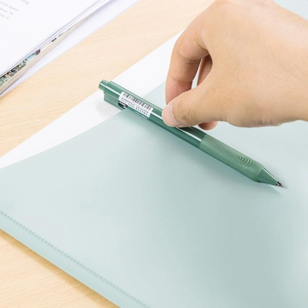 Конверт на кнопке Deli Linfini EF764 A4+ гориз. расшир. гладкий полипропилен ассорти кнопка белая вн