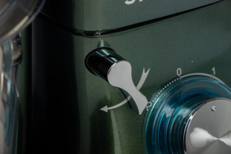 Миксер планетарный Starwind SPM7166 1900Вт хамелеон