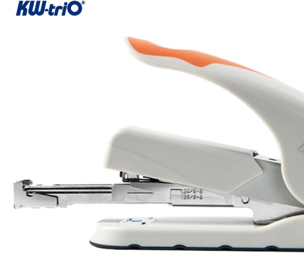 Степлер настольный Kw-Trio 5818 Soft-Touch 24/6 24/8 26/6 26/8 (40листов) снижение усилия серый/черный 210скоб