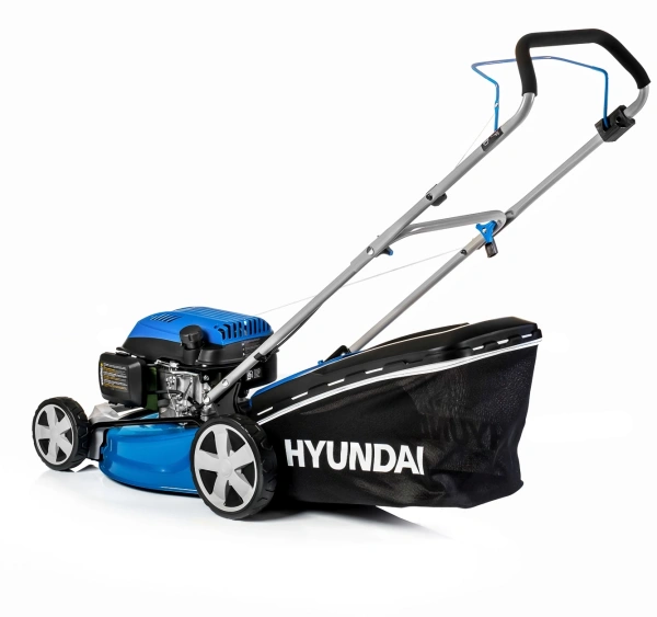 Газонокосилка роторная Hyundai L 4620 бензиновая 2800Вт