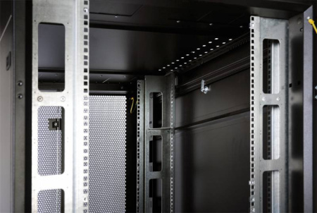 Шкаф серверный ЦМО (ШТК-СП-42.8.10-48АА-9005) напольный 42U 800x930мм пер.дв.перфор. задн.дв.перфор.2-хст. 2 бок.пан. 1350кг черный 690мм 180град. 1950мм