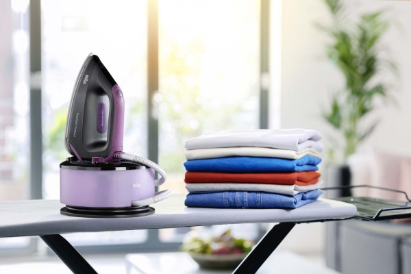 Парогенератор Braun IS2144BK 2400Вт черный/фиолетовый