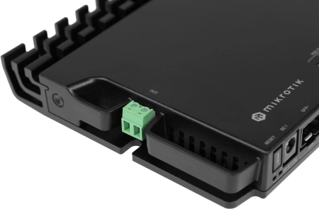 Маршрутизатор MikroTik RB5009UG+S+IN 10/100/1000 черный комп.:устройство/крепления/адаптер