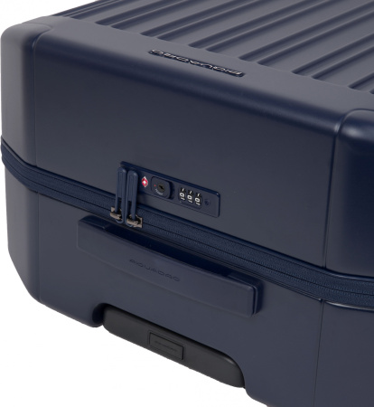 Чемодан Piquadro PQ LIGHT (BV4427PQL/BLUO) 46x69x27см 60л. 3.2кг. поликарбонат синий