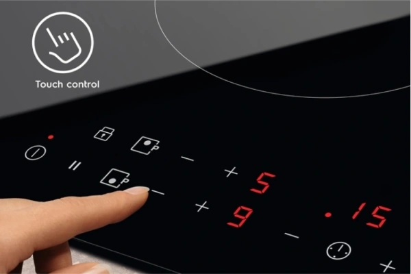 Индукционная варочная поверхность Electrolux LIT30230C черный