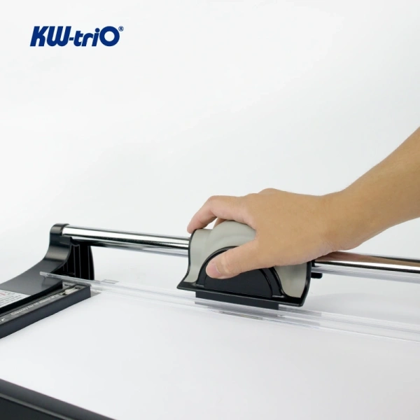 Резак дисковый Kw-Trio 3020 A2/12лист./670мм/автоприжим/защитный экран