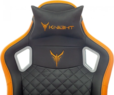 Кресло игровое Knight Outrider черный/оранжевый ромбик эко.кожа с подголов. крестов. металл