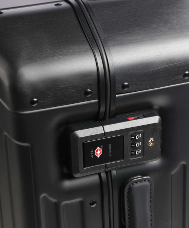 Чемодан Piquadro ALU (BV4425ALUS/N) 40x55x20см 37л. 4.590кг. алюминий/кожа черный