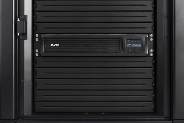 Источник бесперебойного питания APC Smart-UPS SMT1000RMI2UC 700Вт 1000ВА черный