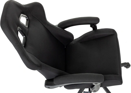 Кресло игровое Zombie Predator черный Neo Black с подголов. крестов. пластик