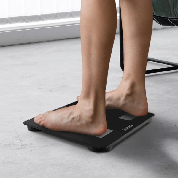 Весы напольные электронные Kitfort КТ-836 макс.180кг черный