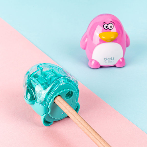 Точилка для карандашей ручная Deli Пингвин E0563 2 отверстия пластик ассорти блистер