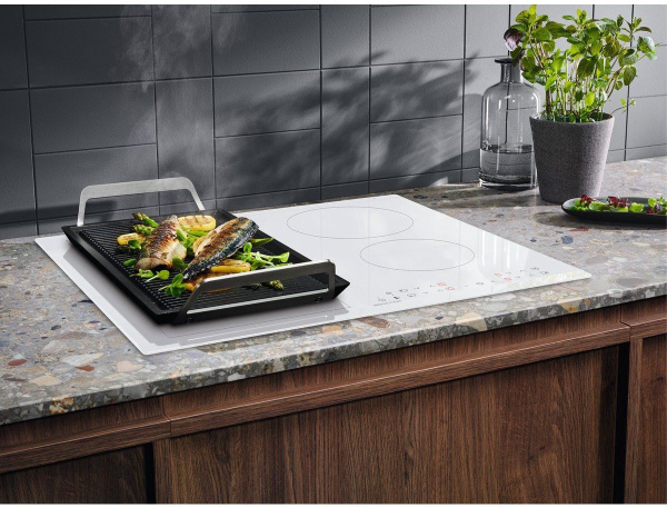 Индукционная варочная поверхность Electrolux LIV63431BW белый