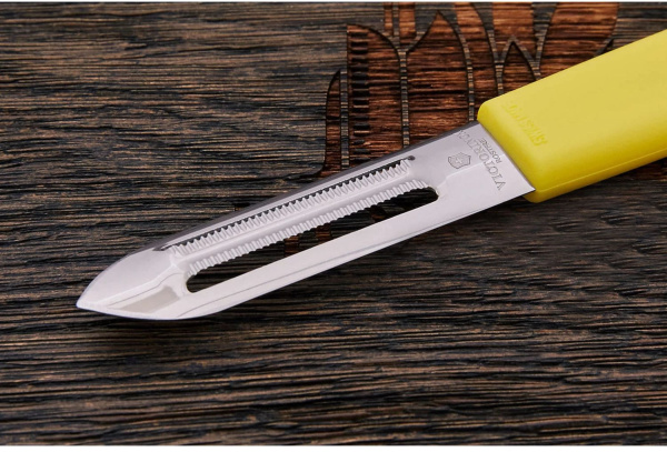 Овощечистка для овощей и фруктов Victorinox Swiss Classic желтый (7.6077.8)